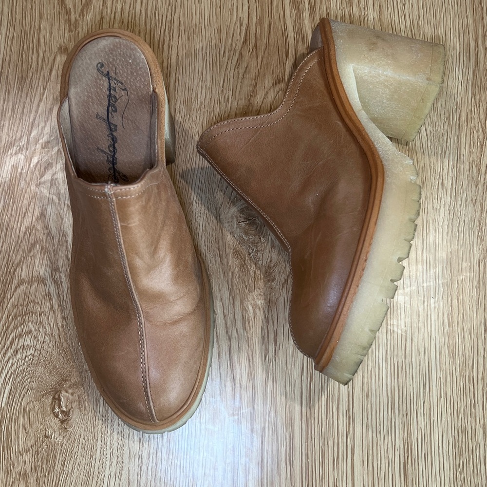 FREE PEOPLE - JAMES MULES camel size 40/9